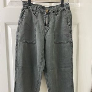 Aerie women’s slouchy pants with frayed ankle